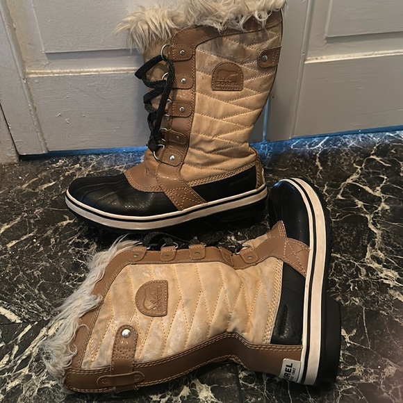 Sorel Boots - Picture 5 of 7